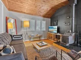 Charming Pocono Cabin - Firepit - Gazebo - Pet-Friendly
