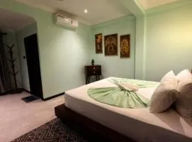 Abbi Holiday - Jaffna Hotel