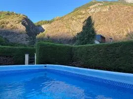 5 bedroom house - swimming pool - jacuzzi - center of town