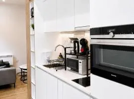 Modern Studio Near Heathrow Airport - Sleeps 3 - Free Wi-Fi
