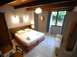 Logis Hôtel-restaurant La Mère Biquette, hôtel à Saint-Pons
