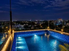 luxury Rooms with Rooftop Swimming pool Ratanada