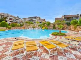Platino Apartment - Jacuzzi privata con tre Piscine residenziali ed un bar a 200m dal Lago