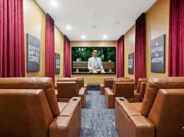 Modern & Stylish 2BR Remodeled Travelers Haven