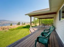 Fish Lake Roosevelt! Mtn-View Home w/ Game Room