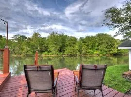 Ocoee River Retreat Water Front Deck on Water