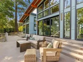 Kingwood - Riverfront Luxury w private trails