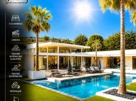 Villa L'oasis, piscine intérieur, extérieur sauna, cinéma