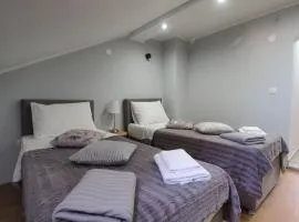 Apartments & Rooms Latin - Triple Room