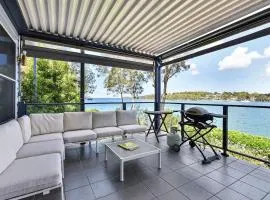 Lakehouse on Alexander