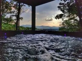Trail`s End-Hot tub-wifi,-pets ok-Pool Table-Fireplace-Screened Porch-Activities