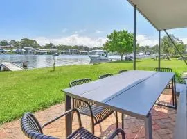 Balmoral Waterfront Escape at Lake Macquarie