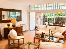 Villa élégante à Platja d'Aro près de la plage, climatisée avec terrasse et proche des boutiques et restaurants - ES-209-35