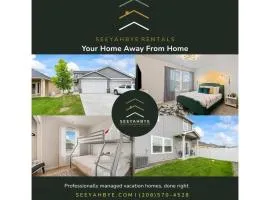 Deco Townhouse - 3 bedroom 2 story private home