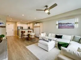 Steps to the Sand! Luxury Oceanside Pier Condo
