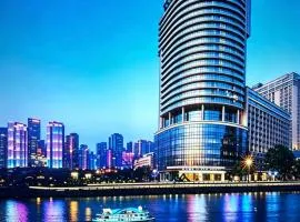 武汉江汉路江汉关江景亚朵酒店