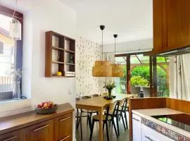 Bright 4 bedroom House with living room, work place & garden Warsaw