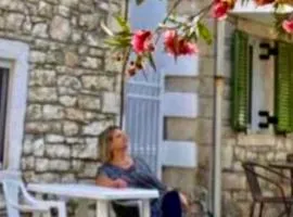Tolos & Lina Rooms - Loggos