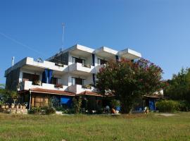 Villa Iris Studios, hotel en Ormos Panagias