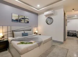 BedChambers Luxury Apartment Near Golf course Road