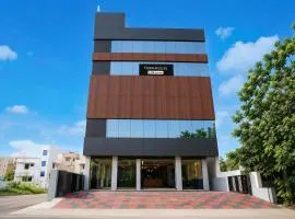 Super Collection O Vedayapalem Railway Station Formerly Grand Luxury Rooms