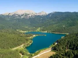Goura Guesthouse Lake Doxa Mountain Retreats