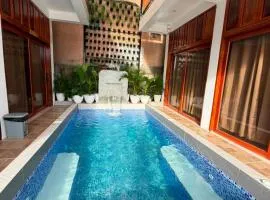 Aquaholik El Nido Hotel