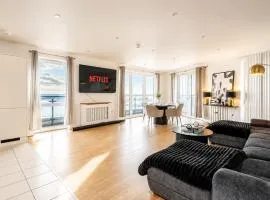 River View Penthouse With Big Balcony & Cinema