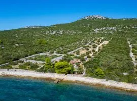 Orkula Hidden Paradise- Robinson Holiday House