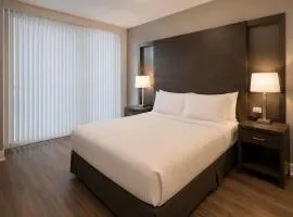 Toronto Skyline Center Hotel