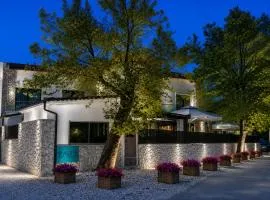 ALPE LUXURY ACCOMMODATION Penelope Collection