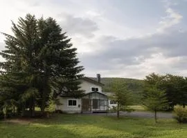 Ubaku Villa 美瑛一棟貸し別荘 Private Nature Retreat in Biei Hokkaido