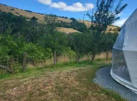 Pen-Y-Fan Glamping - Luxury Geodomes