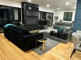 Badger House - Stunning Entertainer Fire