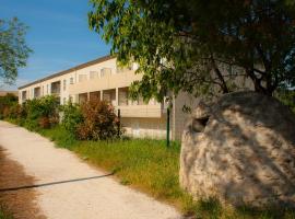 La Résidence Des Oliviers, hotel v destinaci Bagnols-sur-Ceze