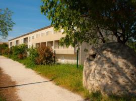 La Résidence Des Oliviers, Ferienwohnung mit Hotelservice in Bagnols-sur-Cèze