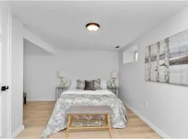 Bright 2 Bedroom Suite