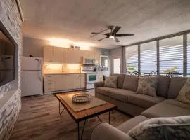 Caribbean Blue Hideaway 1BR Condo with Ocean View