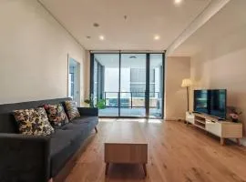 Castle Hill Norwest Modern 2BR APT