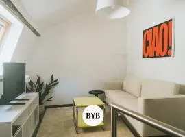2 bedrooms triplex in historic heart of Liege