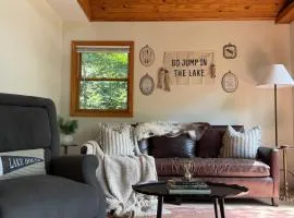 Waterfront Lake Views Villa with Hot tub in Hocking Hills