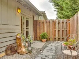 Walk Everywhere! Friday Harbor Home w/ Patio