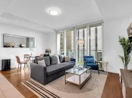 Charming 1BR NearBOKCntr-Gym,Lounge,Balcony,PetOK