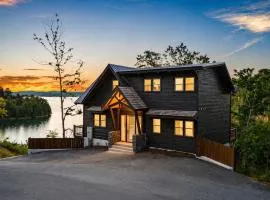 The Incredible Smoky Mtn Luxury Lake House 4 BR