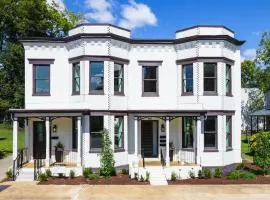 Historic Renovated Knox Loft with Parking