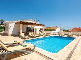 Villa Ingrid Porter by Villa Plus