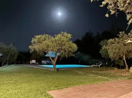Noravilla con piscina fra mare e montagne