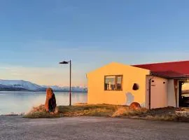 Loft House Fnjóská with Geothermal Hot Pot, Panoramic Window & Fjord View - by Nollur