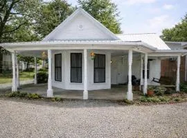 Charming Historic House 1 Mile from Norris Lake