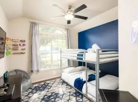 Cozy Getaway, Minutes from Austin!